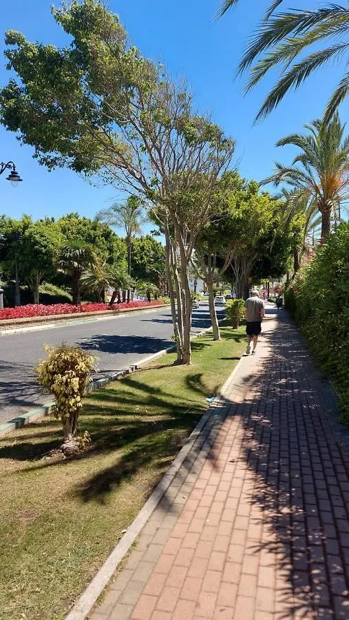 Puerto Paraiso Estepona Port 0*,